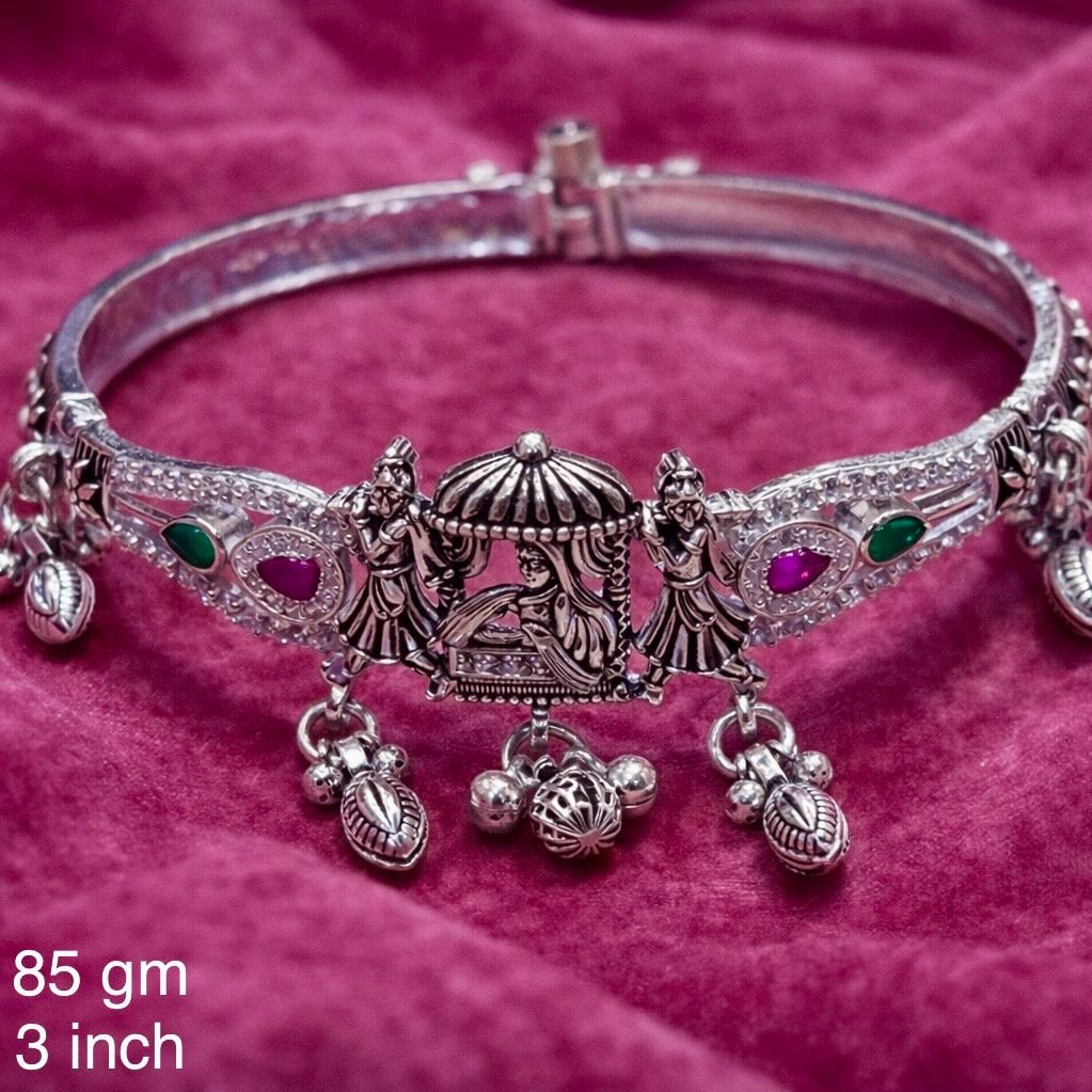 d82468b5-4c03-4ece-a903-37c0765badcf Hand Bracelet - Image 1